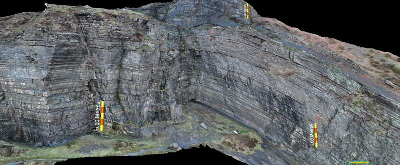 Desktop and virtual reality modes for geoscientists and engineers