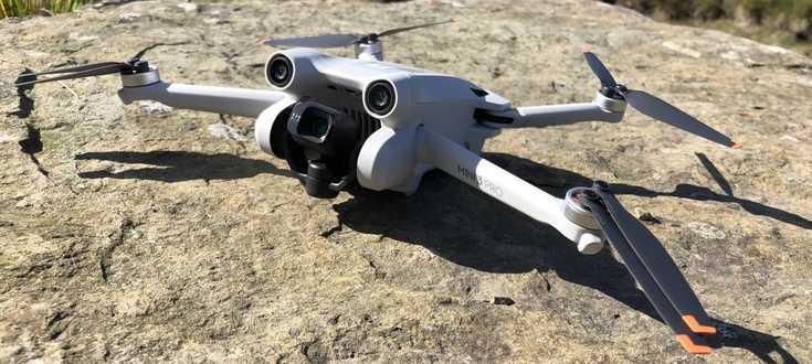 Desktop and virtual reality modes for geoscientists and engineers